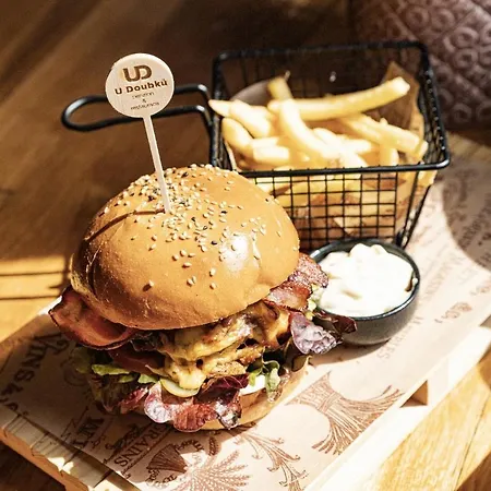 ゲストハウス Restaurace A U Doubku Břeclav