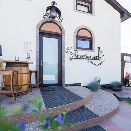 Restaurace A U Doubku 3*