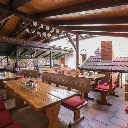 Konukevi Restaurace A U Doubku 3*