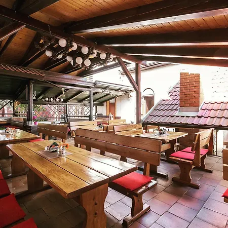 Restaurace A U Doubku ゲストハウス