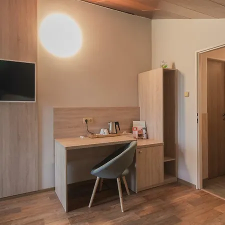 Restaurace A U Doubku ゲストハウス Břeclav